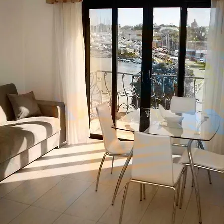 Διαμέρισμα Nicely With Sea View